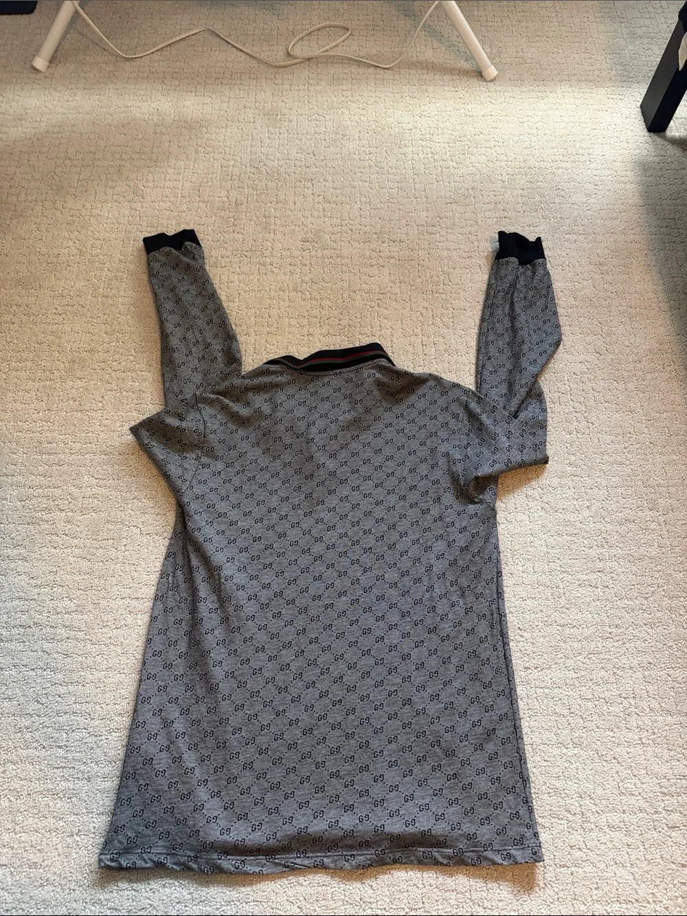 Gucci Men's V-Neck Long Sleeve Sweater in Charcoal Gray with Black Collar
